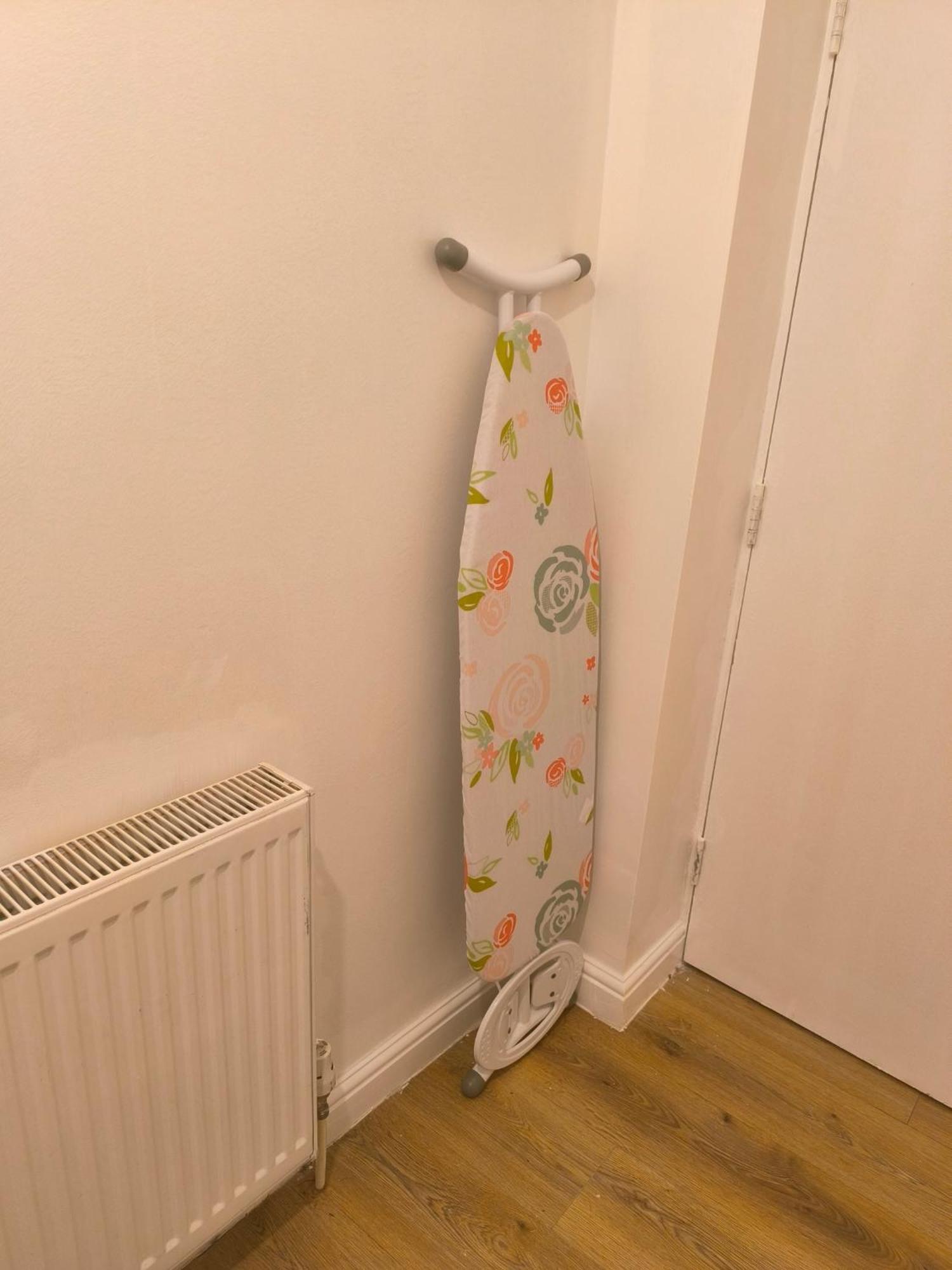 3 Persons Room, 1min Walk From South Wimbledon Station Affittacamere