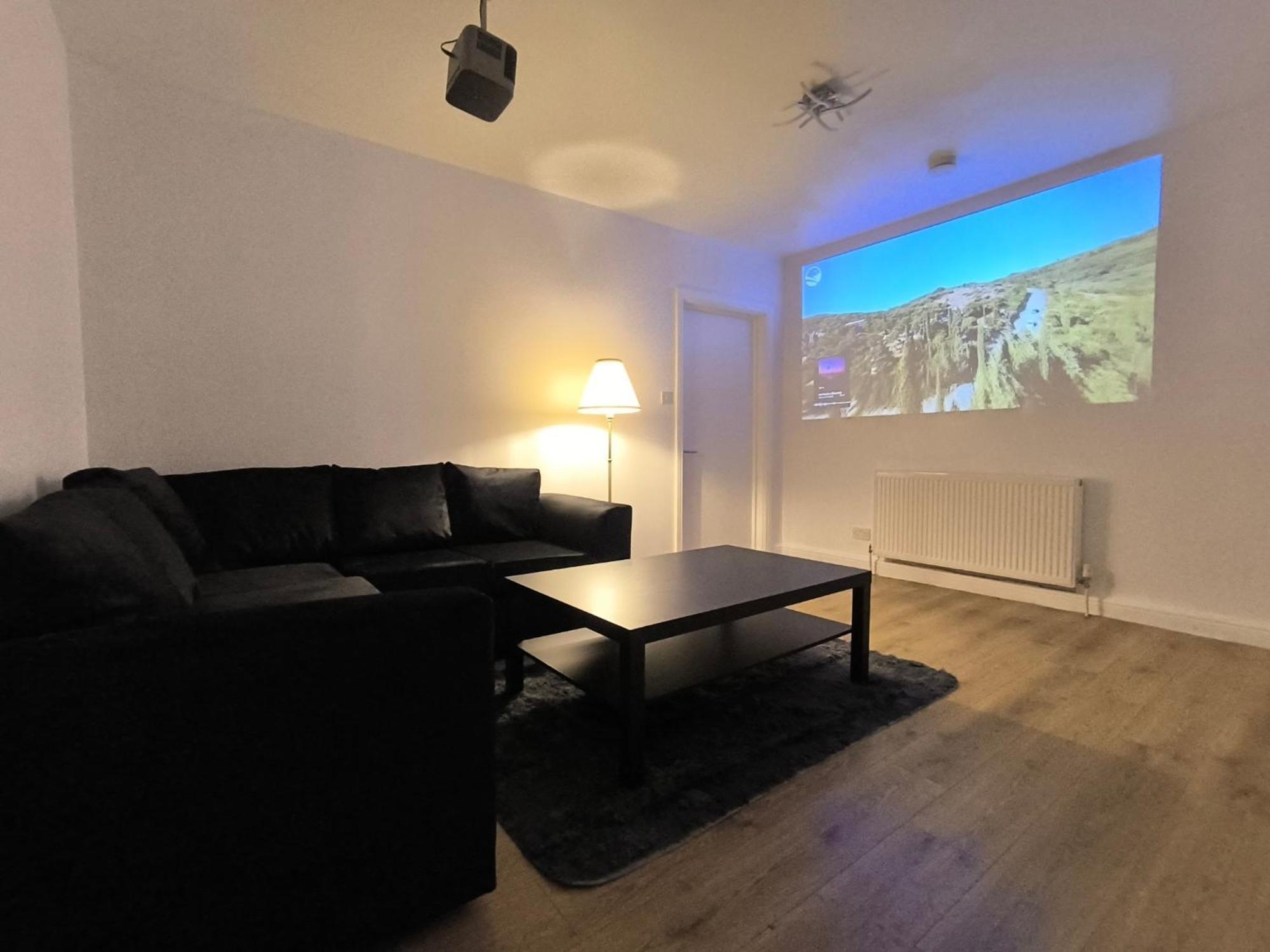 3 Persons Room, 1min Walk From South Wimbledon Station Affittacamere *